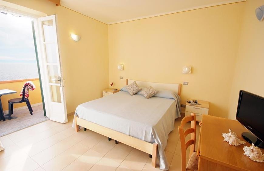 Appartamenti - Villa Mare Pomonte Eksteriør billede